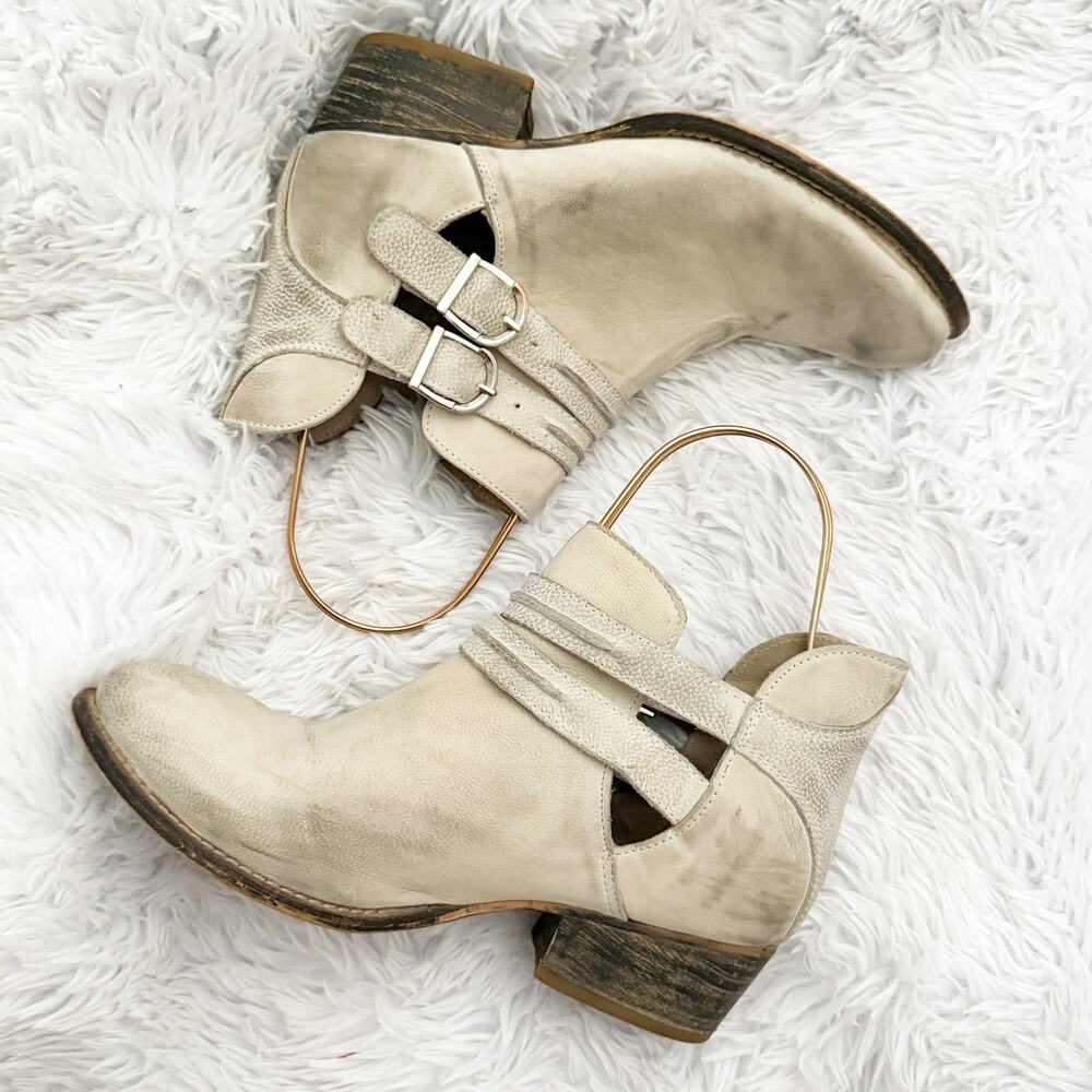REBELS | Boho Booties Beige Distressed Look Ankle Boots Dual Buckles | Size 8 - Picture 3 of 8